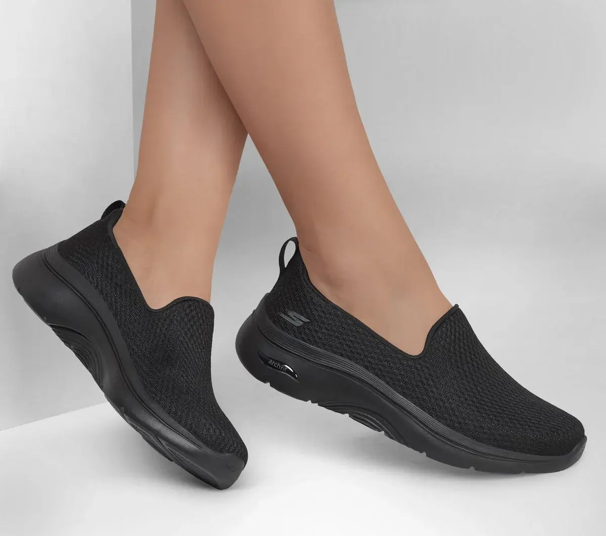 GO WALK Arch Fit 2.0 – Saida